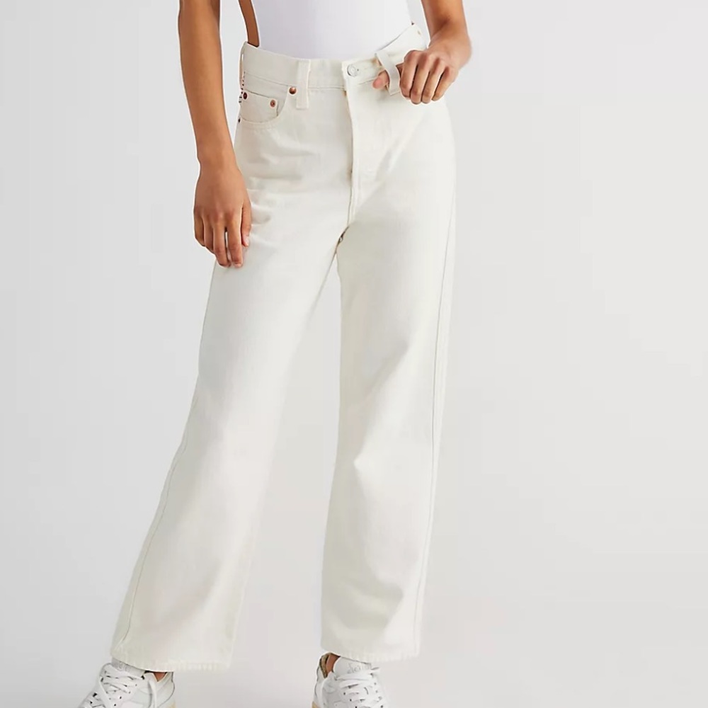 Levi's Ribcage Straight Ankle Jeans in Chasing Rainbows Off White - Picture 2 of 7